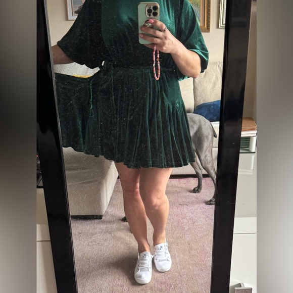 Aakaa velvet dress. New without tags. - Picture 4 of 4